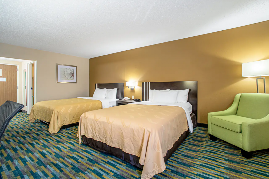 Quality Inn Near Six Flags St. Louis 13/24