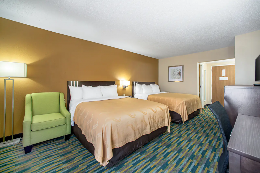 Quality Inn Near Six Flags St. Louis 8/24