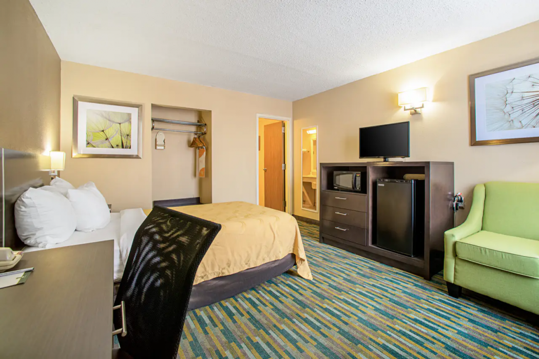 Quality Inn Near Six Flags St. Louis 12/24