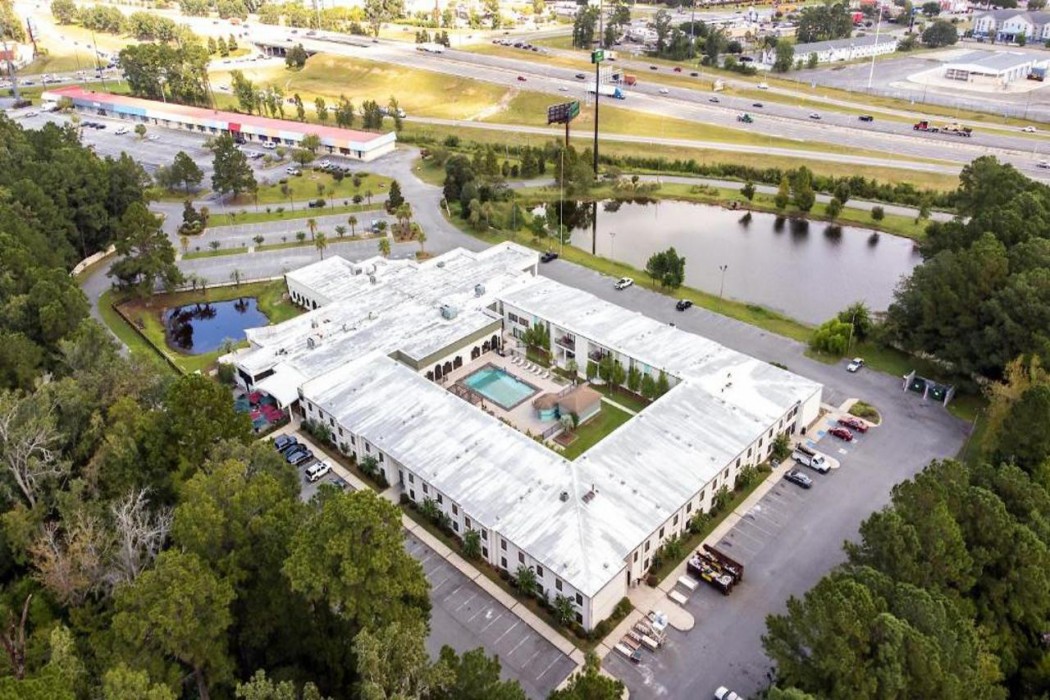 Cottonwood Suites Savannah Hotel and Conference Center 9/71