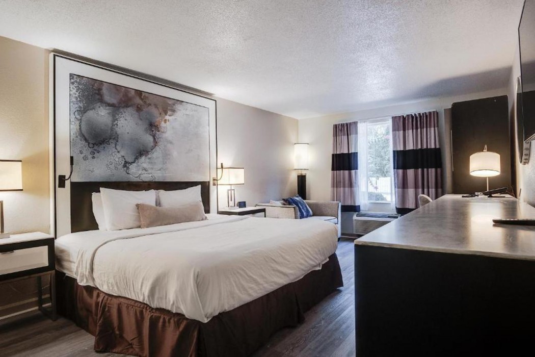 Cottonwood Suites Savannah Hotel and Conference Center 22/71