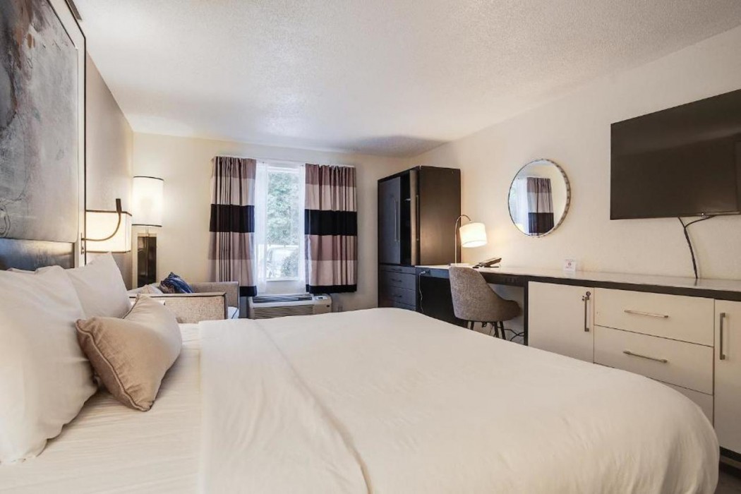 Cottonwood Suites Savannah Hotel and Conference Center 21/71