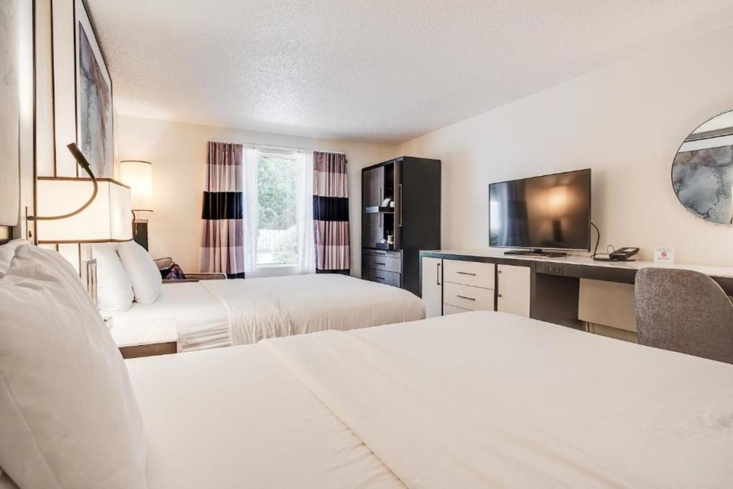 Cottonwood Suites Savannah Hotel and Conference Center 20/71