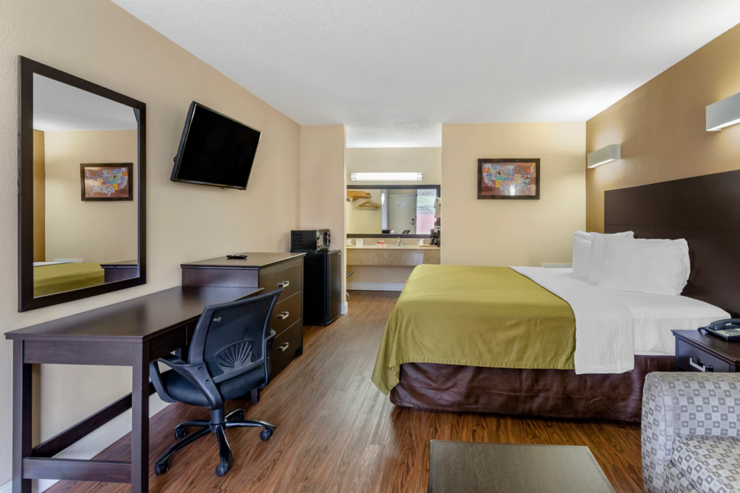 Econo Lodge Roanoke Civic Center 11/30