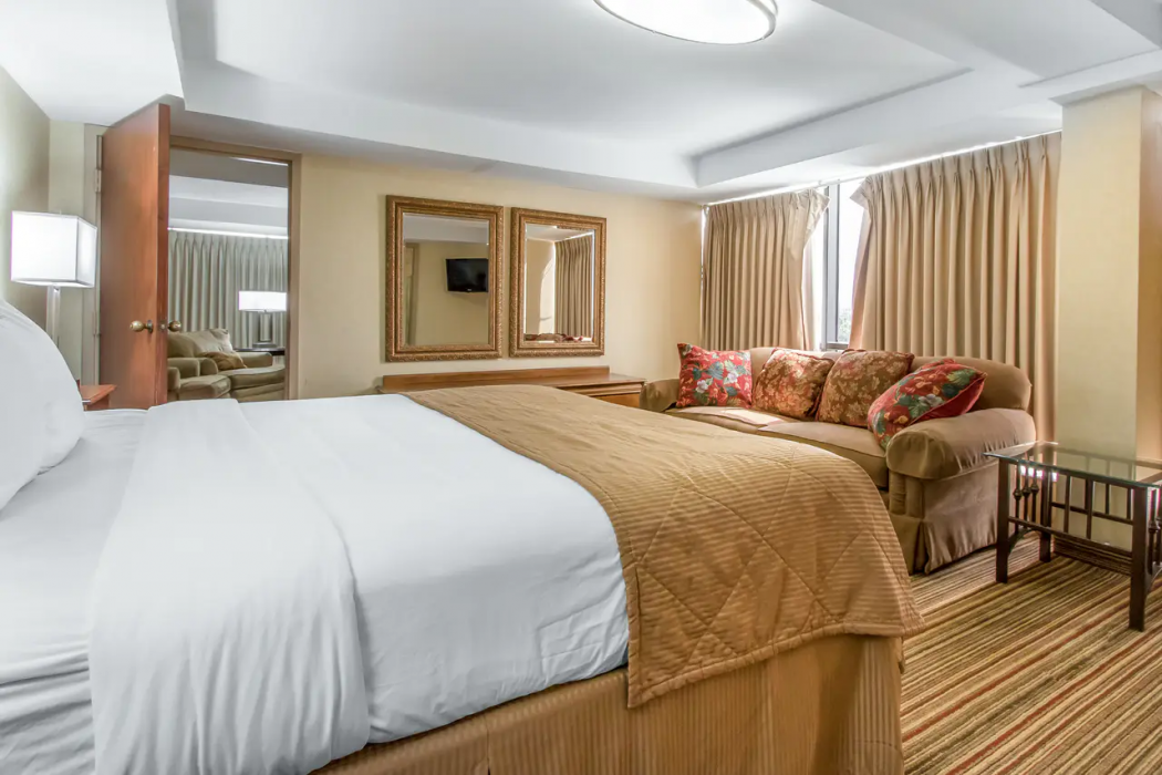 Ramada by Wyndham Tulsa Broken Arrow 5/32