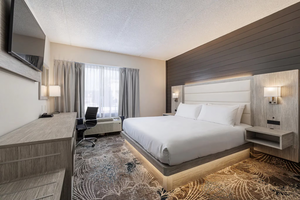 Oakfield Hotel & Suites Rochester, an Ascend Collection Hotel 6/14