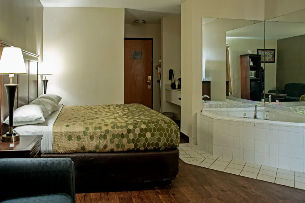 Econo Lodge Hopewell Near Fort Lee I-295 14/23