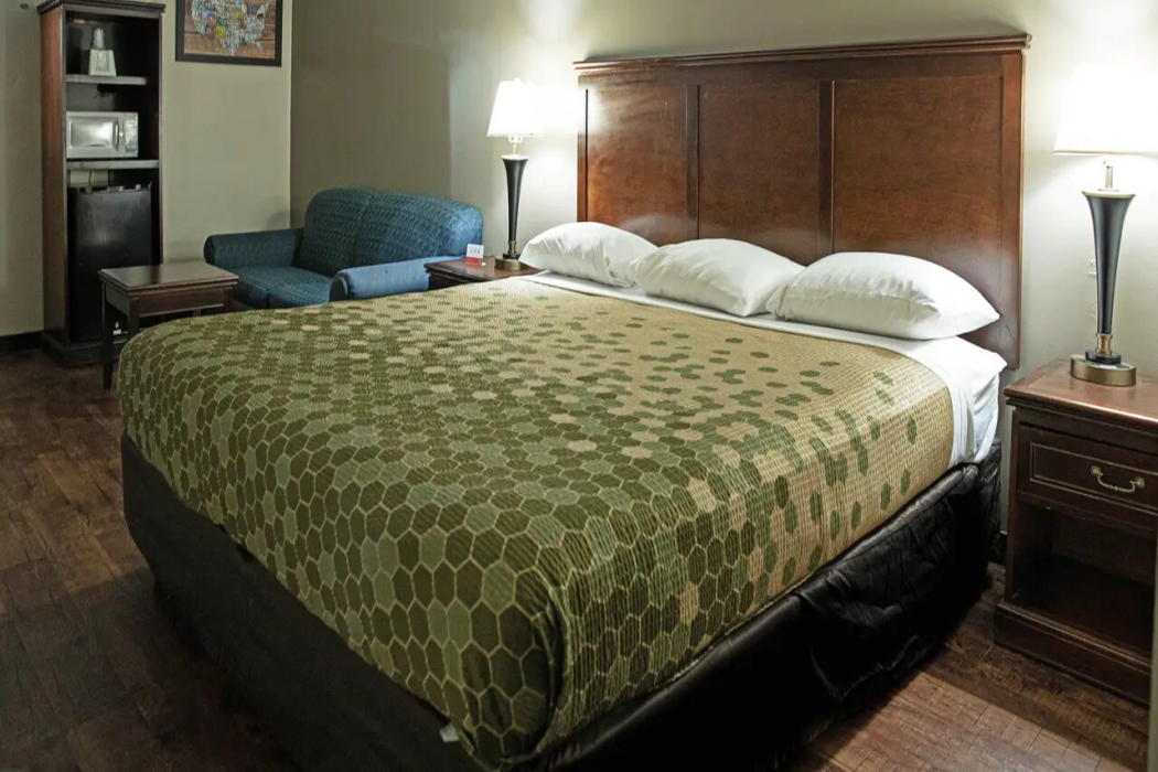 Econo Lodge Hopewell Near Fort Lee I-295 15/23
