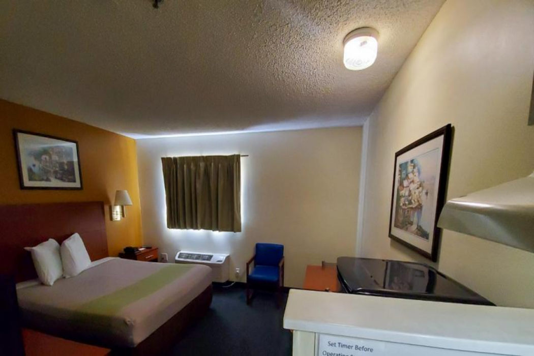 Motel6 Richmond, VA - I-64 West 15/58