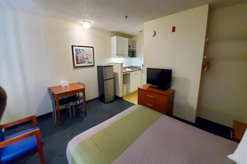 Motel6 Richmond, VA - I-64 West 14/58