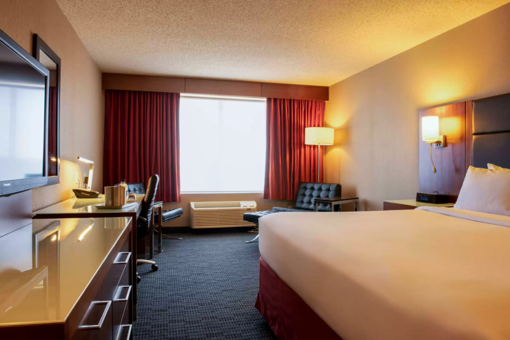 Radisson Hotel & Suites Fort McMurray 5/34