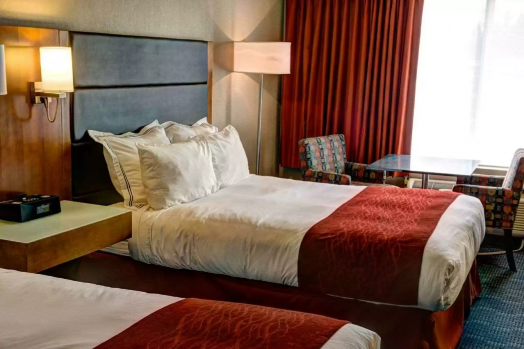 Radisson Hotel & Suites Fort McMurray 6/34