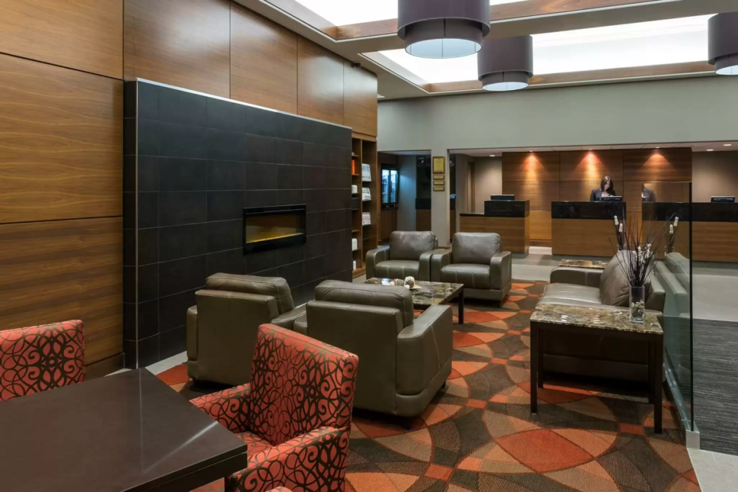 Radisson Hotel & Suites Fort McMurray — photo 3
