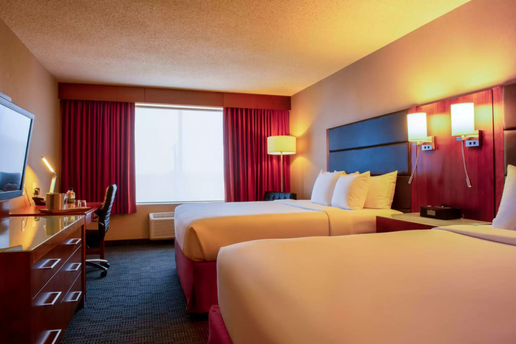Radisson Hotel & Suites Fort McMurray 12/34