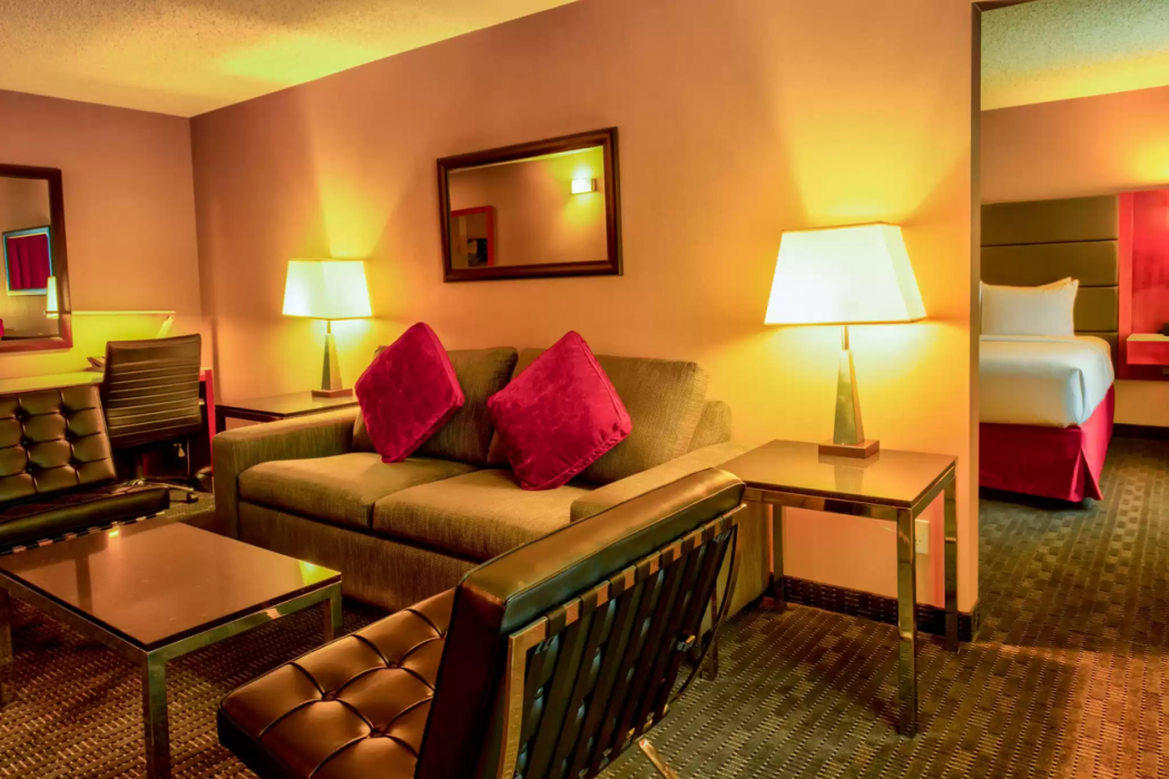 Radisson Hotel & Suites Fort McMurray 7/34