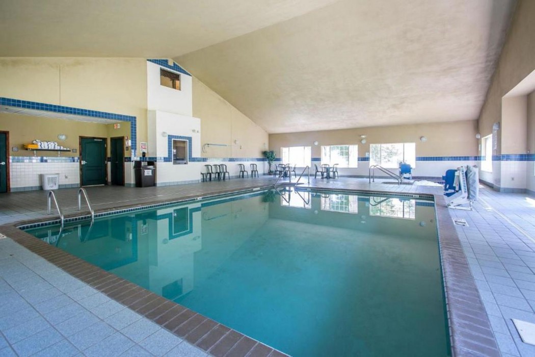 Quality Inn & Suites East Troy I-43 20/33