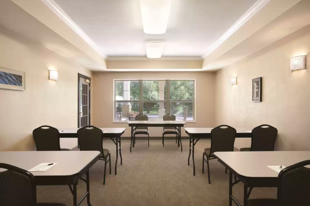 Country Inn & Suites by Radisson, Madison Southwest, WI 10/22