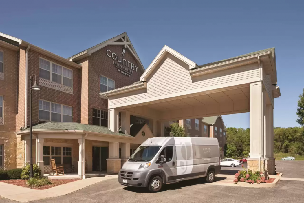 Country Inn & Suites by Radisson, Madison Southwest, WI 2/22