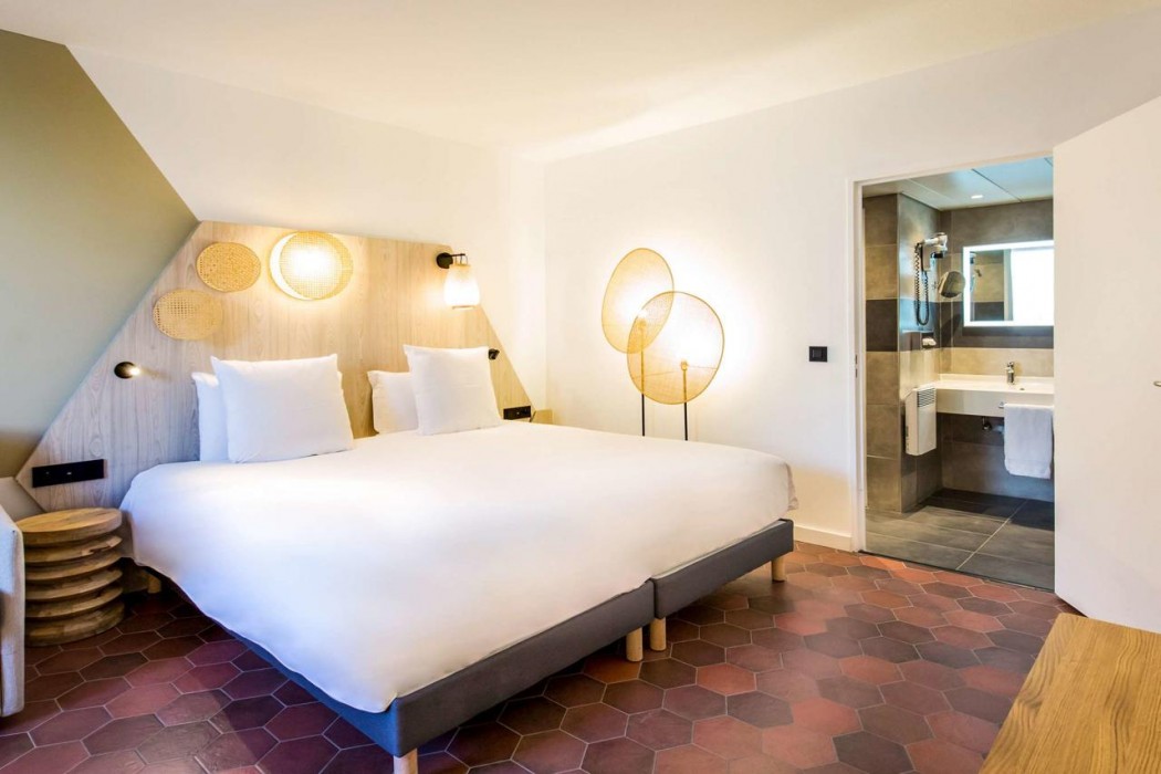 MERCURE CANNES MANDELIEU 7/60