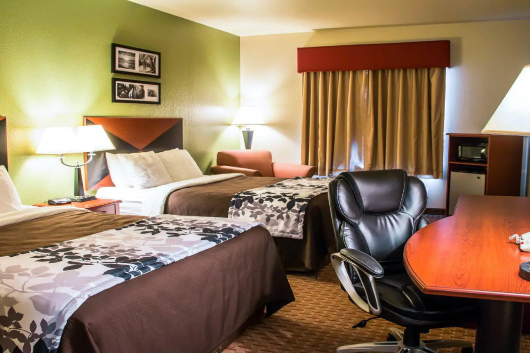 Sleep Inn and Suites at Six Flags 11/36