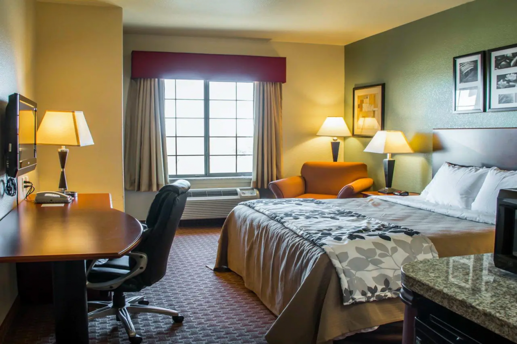 Sleep Inn and Suites at Six Flags 12/36