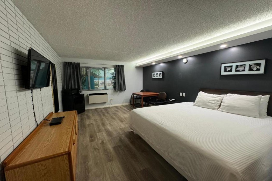 Travelodge by Wyndham Winnipeg Airport 9/37
