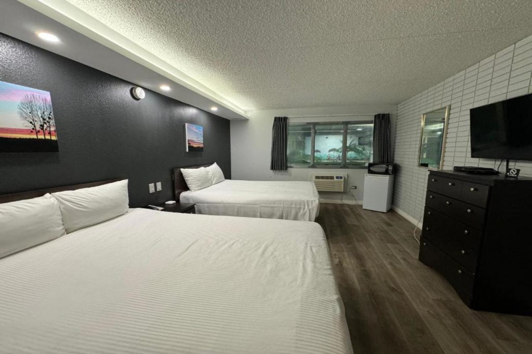 Travelodge by Wyndham Winnipeg Airport 11/37