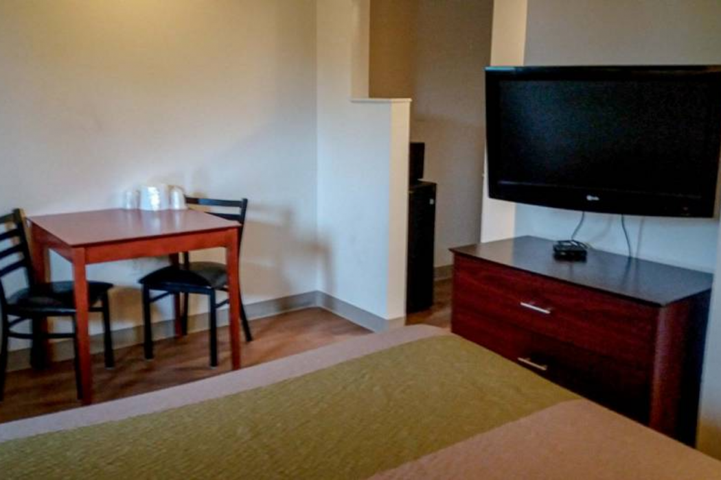 Motel6 Greensboro, NC - I-40 12/37
