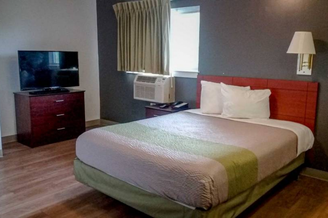 Motel6 Greensboro, NC - I-40 10/37