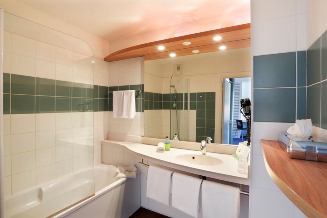 Suite Home Saran Orleans 11/28