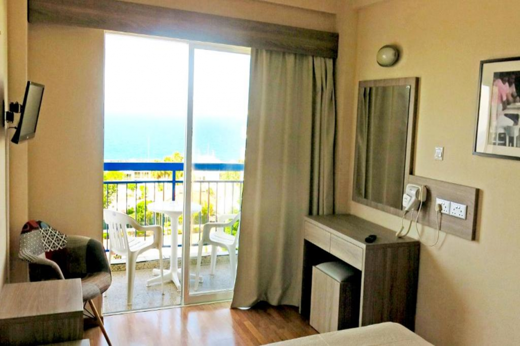 Marina Hotel 20/68