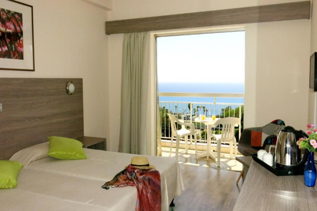 Marina Hotel 16/68