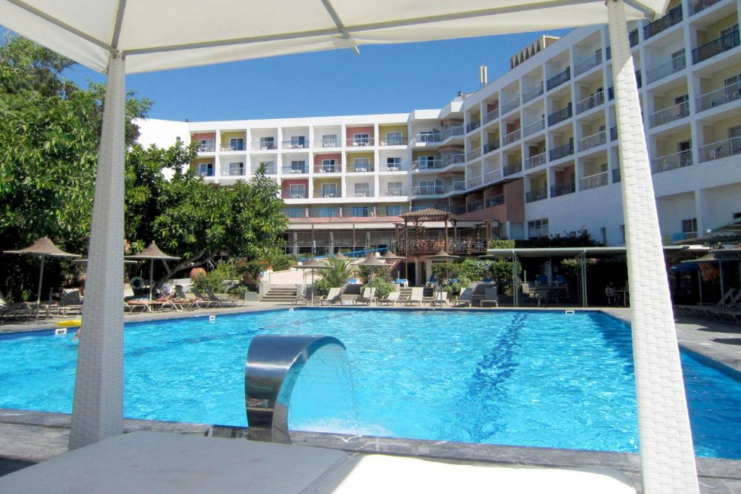 Marina Hotel 4/68