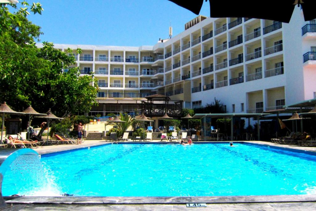 Marina Hotel 2/68