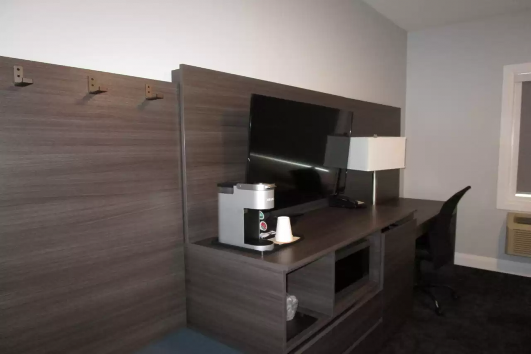 Park Inn by Radisson Osoyoos, BC 4/11