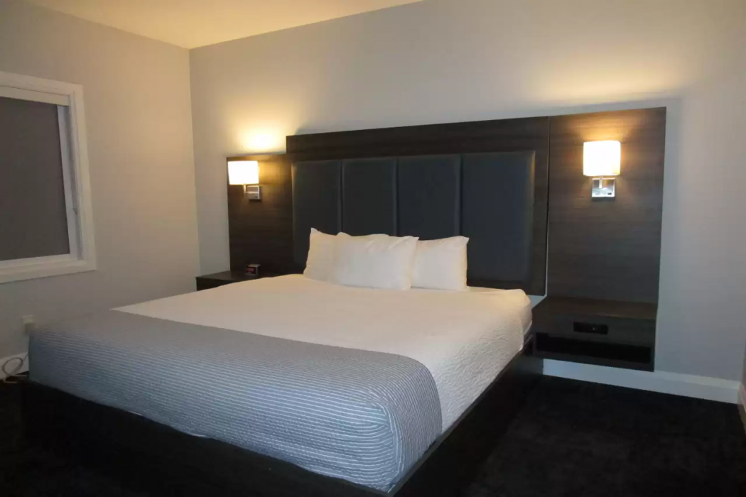 Park Inn by Radisson Osoyoos, BC 2/11