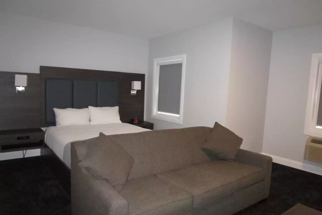 Park Inn by Radisson Osoyoos, BC 6/11