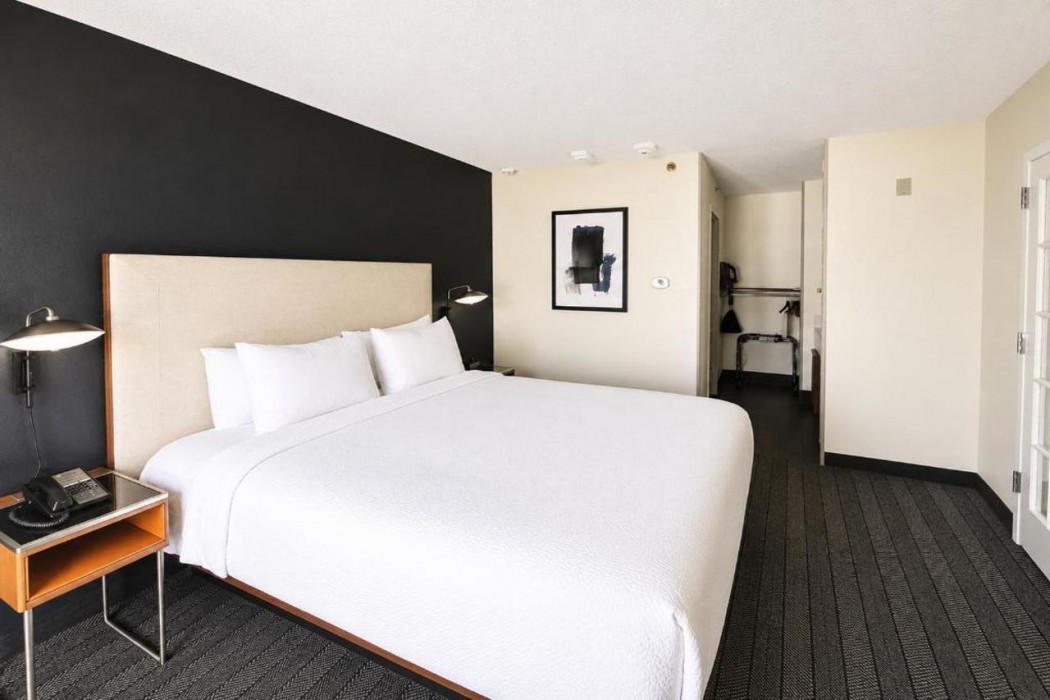 Courtyard by Marriott Houston Hobby Airport 8/21