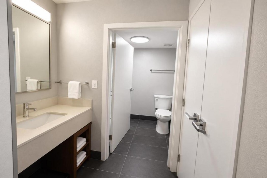 Courtyard by Marriott Houston Hobby Airport 21/21