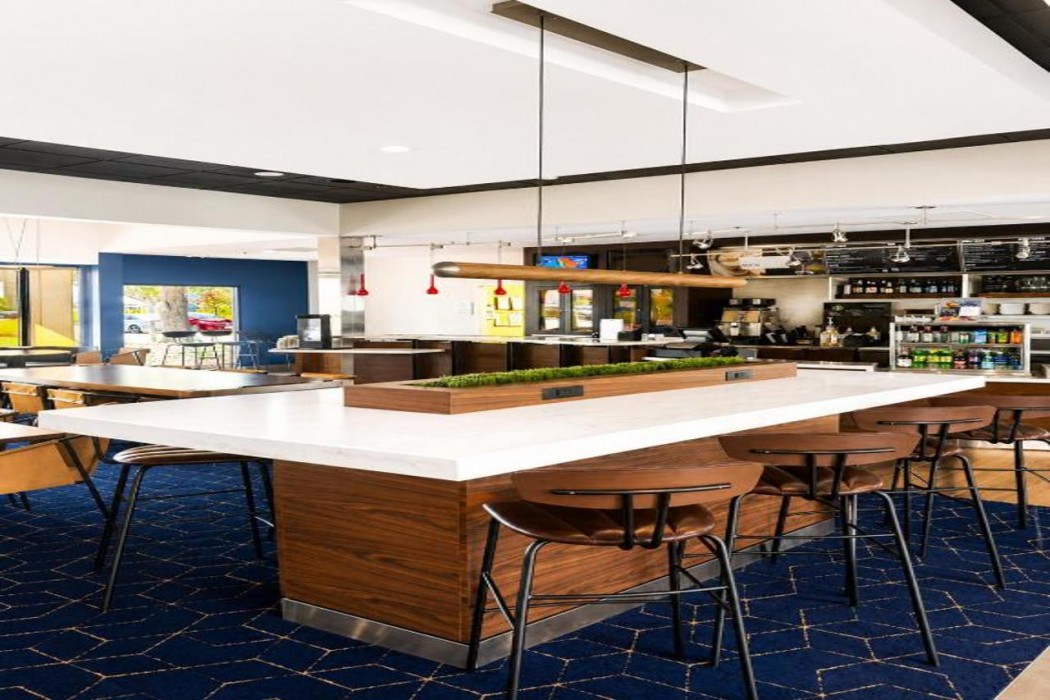 Courtyard by Marriott Houston Hobby Airport 17/21