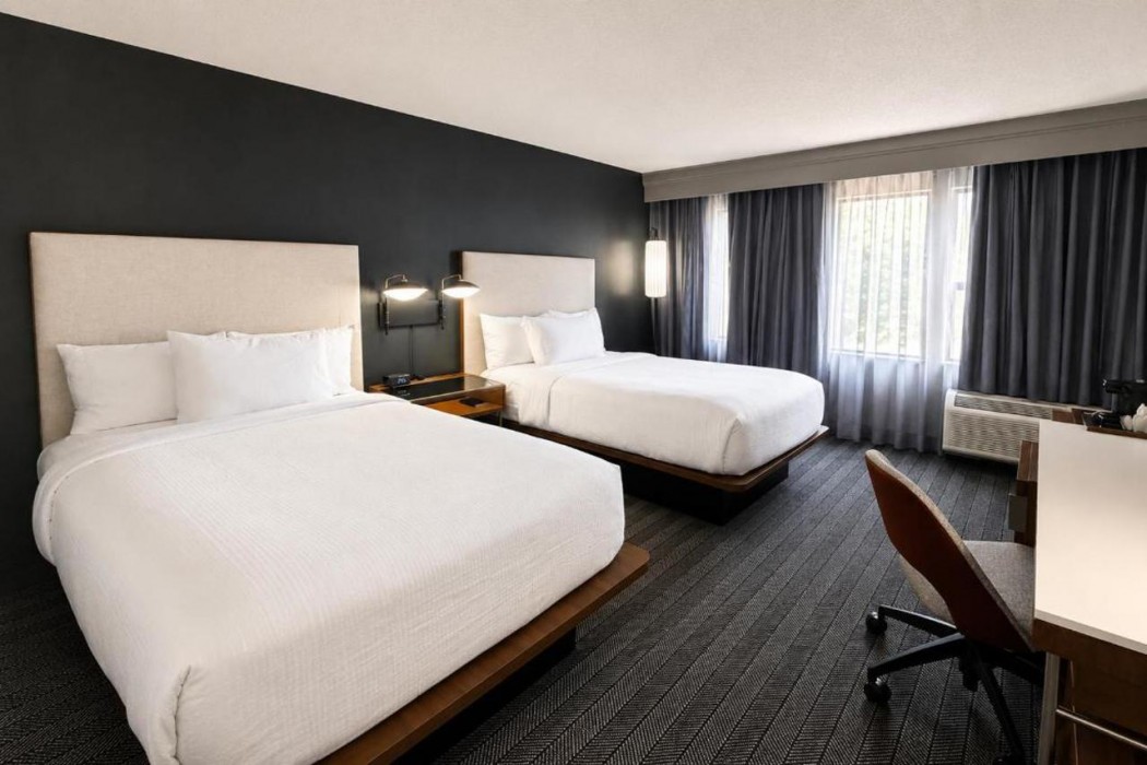 Room at Courtyard by Marriott Houston Hobby Airport, HOUSTON - TX
