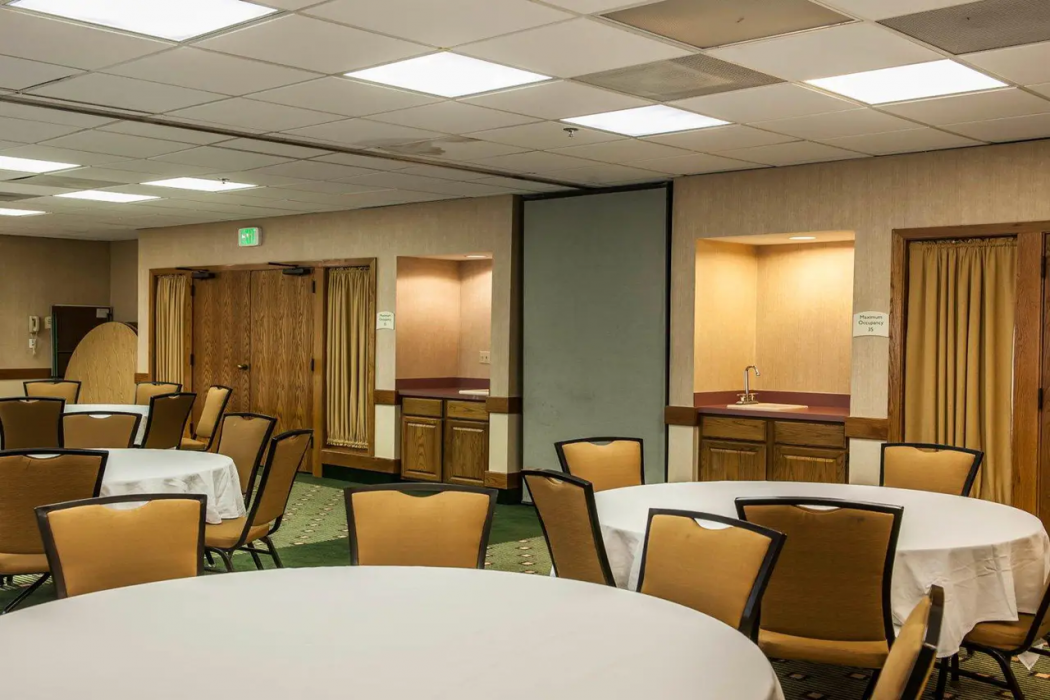 Quality Inn and Suites Goshen IN 12/25