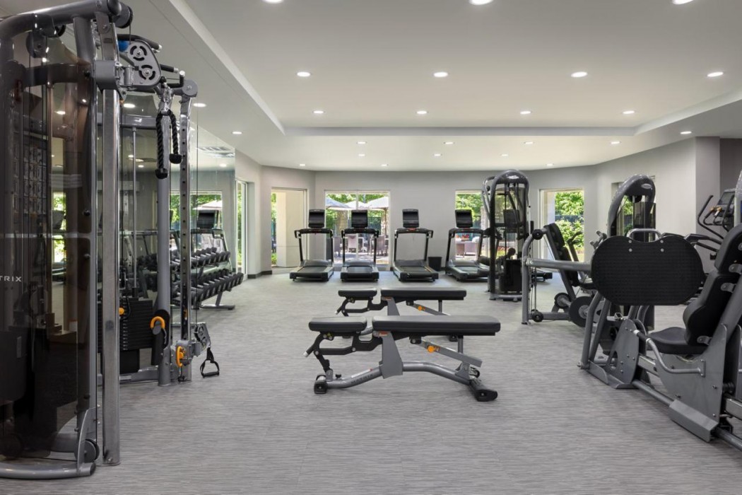 Courtyard By Marriott Edison Woodbridge 38/40