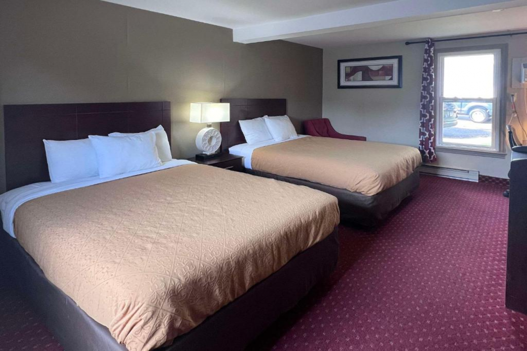 Rodeway Inn and Suites Hershey Chocolate Avenue 8/17