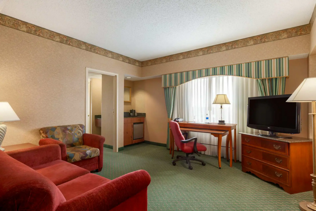 Radisson Hotel Cedar Rapids, IA 8/33