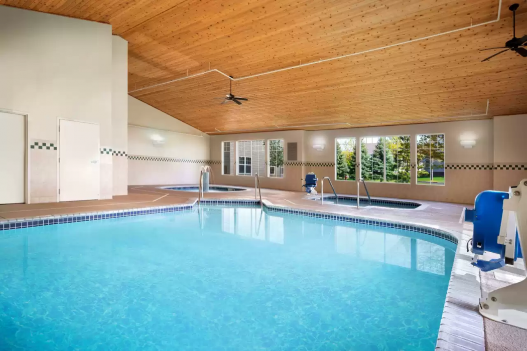 Country Inn & Suites by Radisson Albertville near Outlet Mall 13/21
