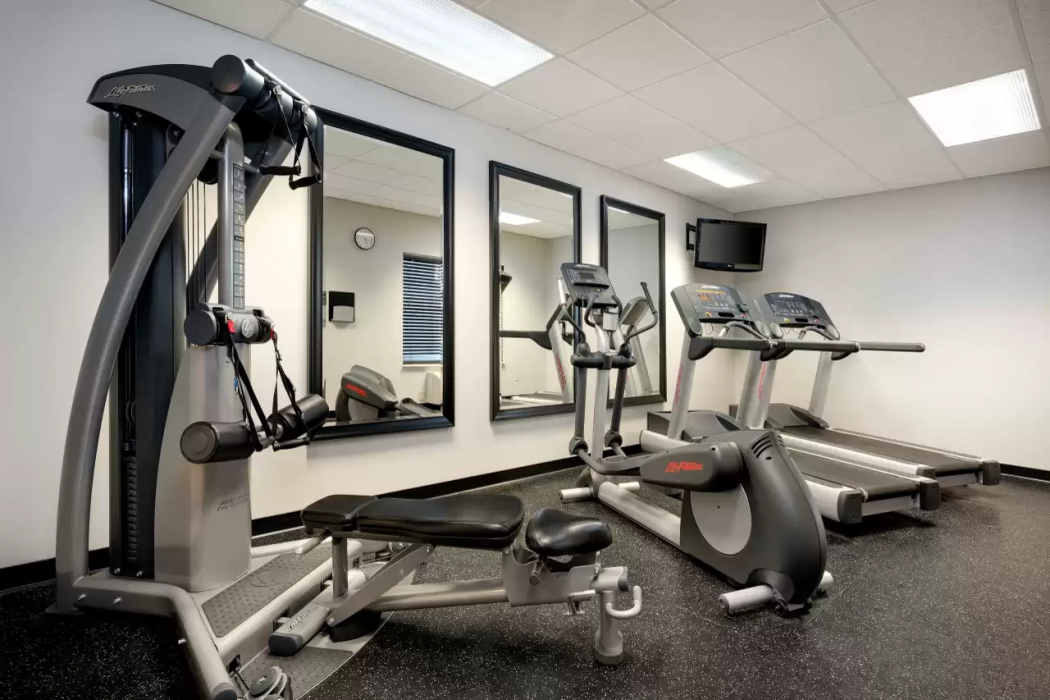 Country Inn & Suites by Radisson Albertville near Outlet Mall 10/21