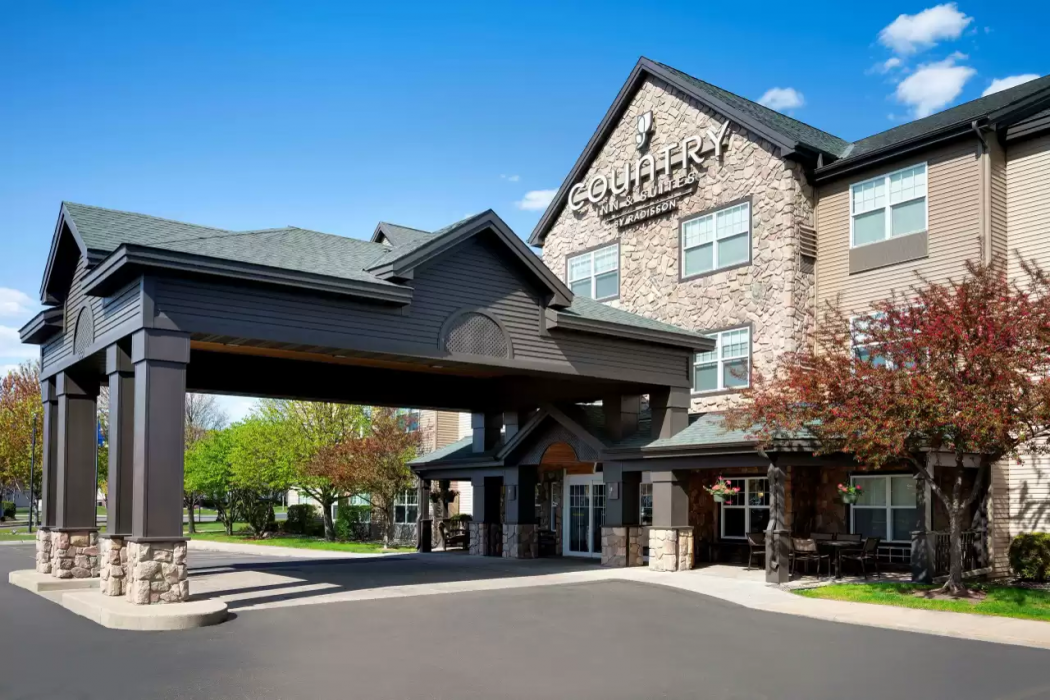 Country Inn & Suites by Radisson Albertville near Outlet Mall 2/21