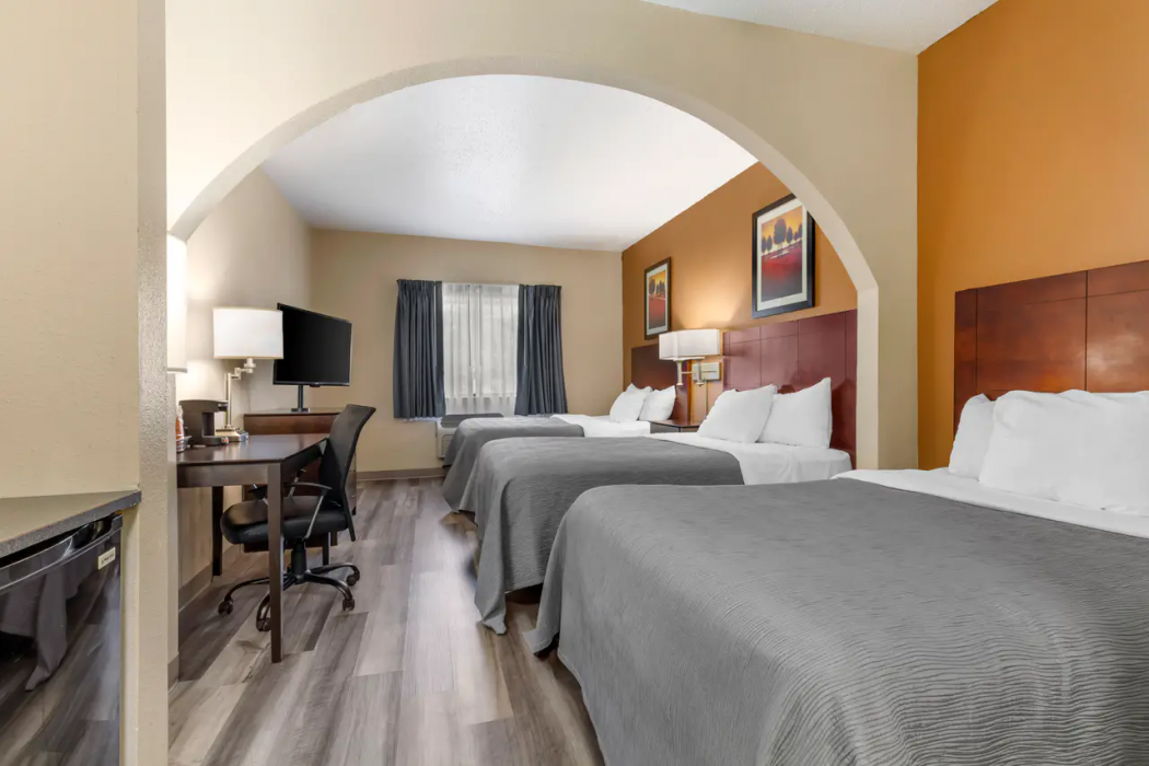 Quality Inn & Suites Wichita Falls I-44 8/23
