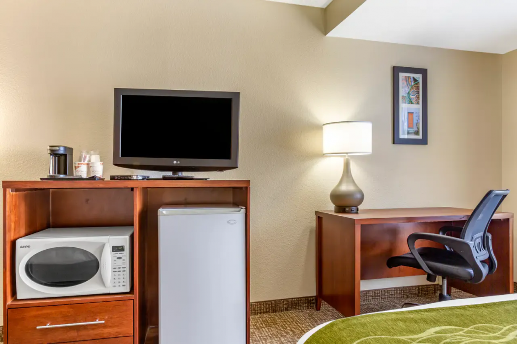 Comfort Inn & Suites Phoenix North / Deer Valley 15/31